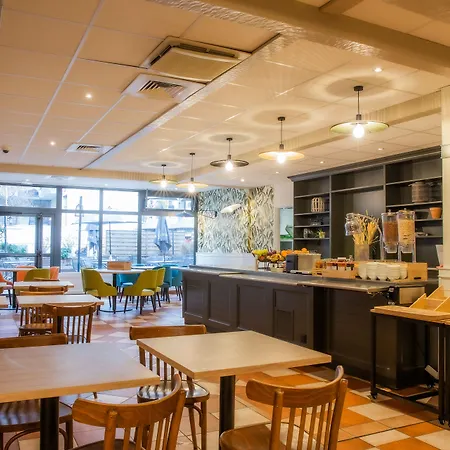 Ibis Paris Porte D'orleans מלון מונטרוג'