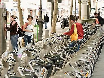 Ibis Paris Porte D'orleans מלון