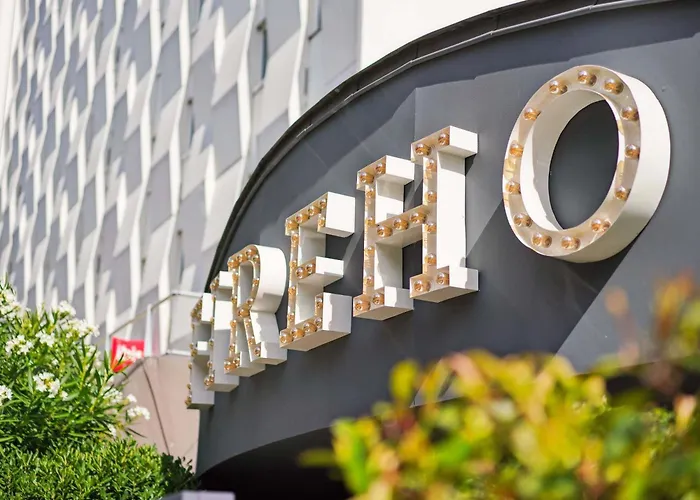 Ibis Paris Porte D'orleans Otel 3*